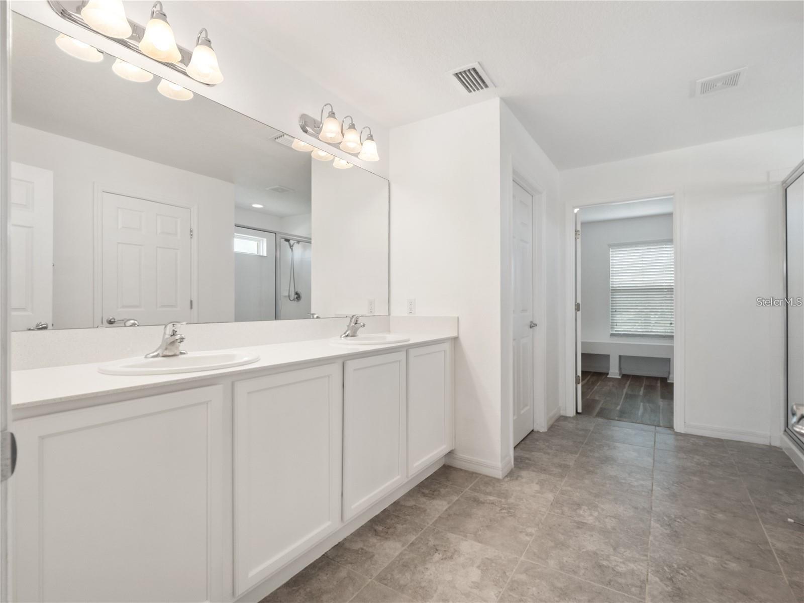 Image 15 of 26 For 3894 Carrick Bend Drive