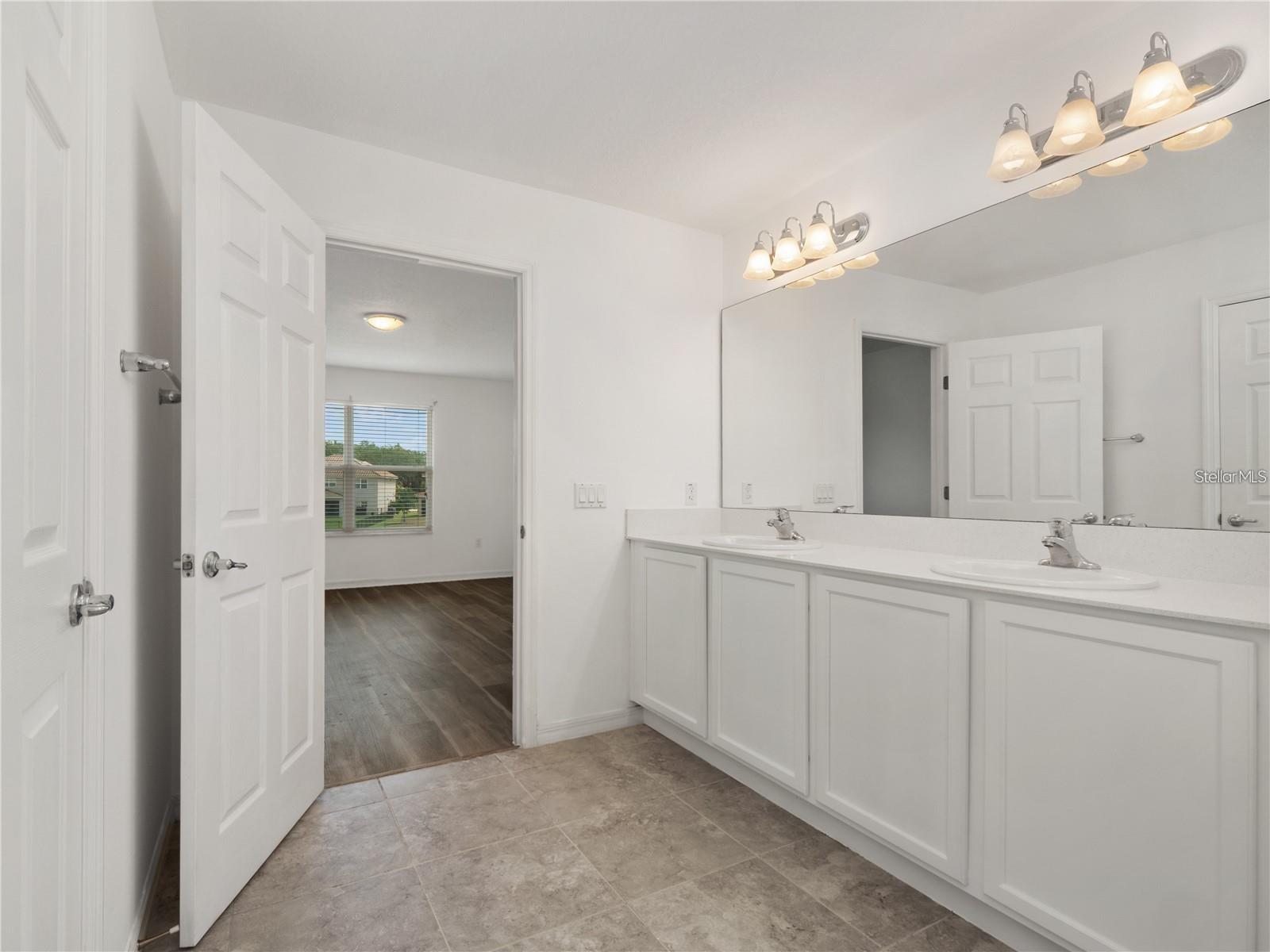 Image 16 of 26 For 3894 Carrick Bend Drive