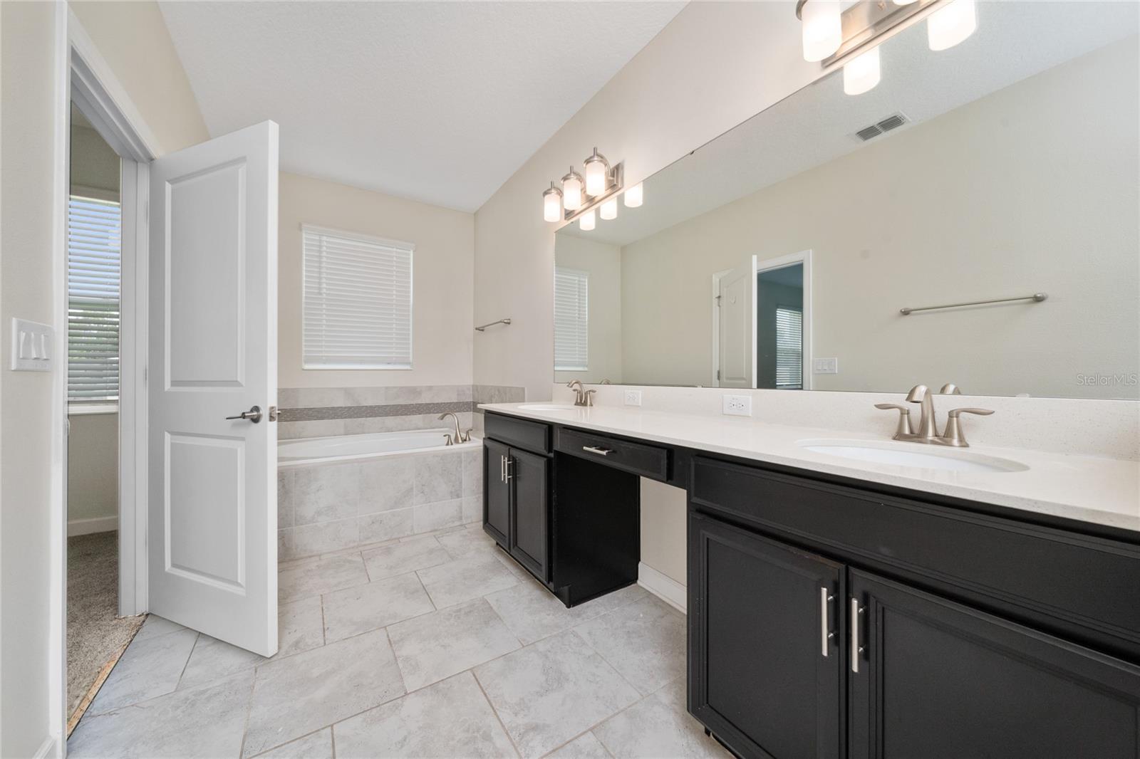 Image 13 of 33 For 11055 Sweetgum Woods Drive