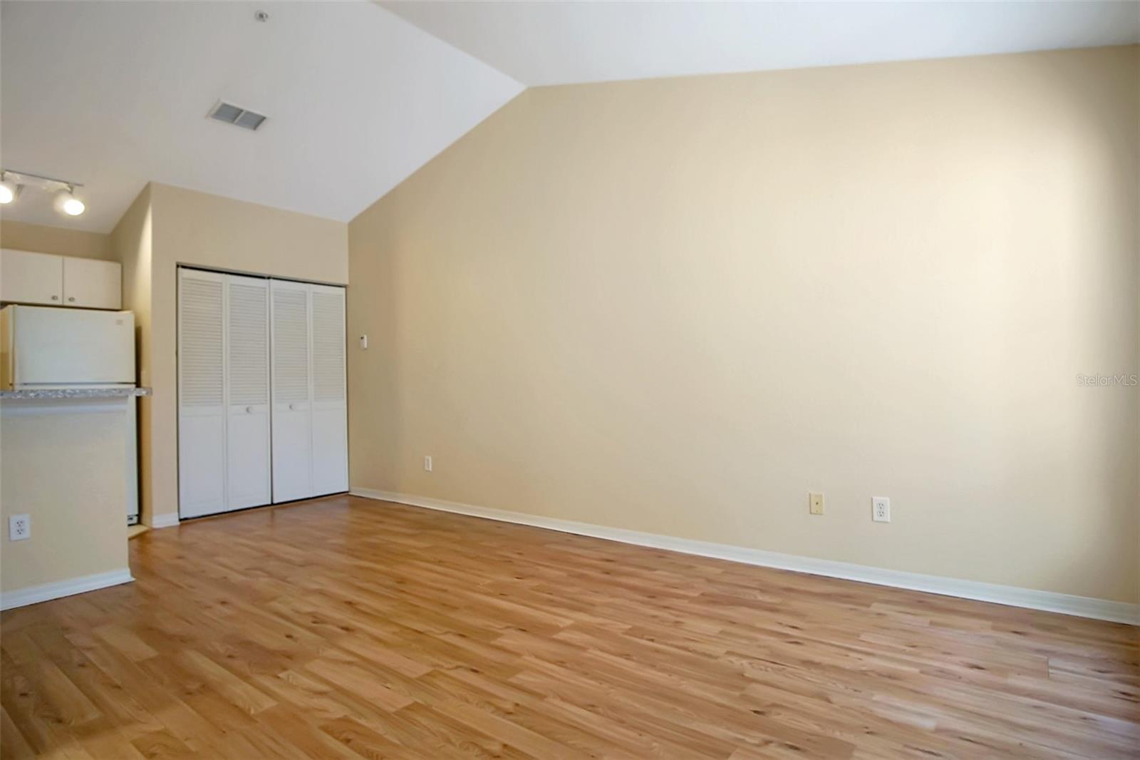 Image 7 of 17 For 6416 Raleigh Street 2616