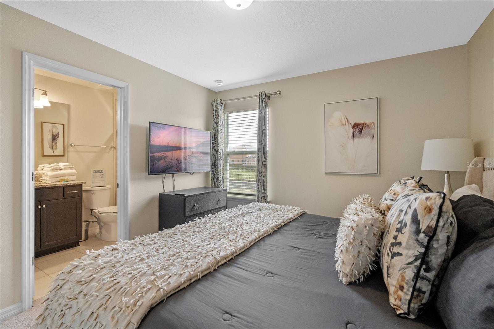 Image 20 of 92 For 2260 Lelani Circle
