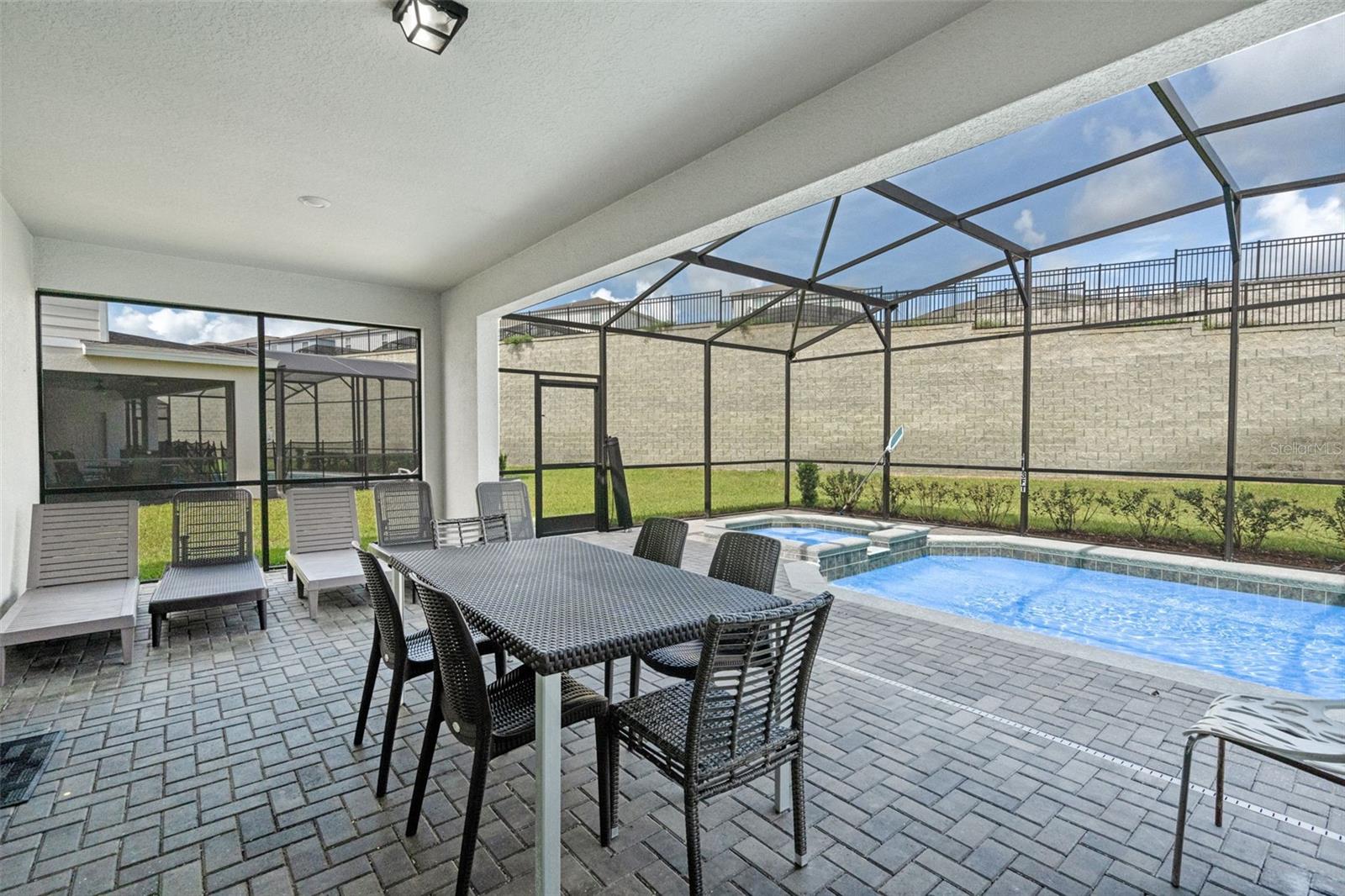 Image 51 of 92 For 2260 Lelani Circle