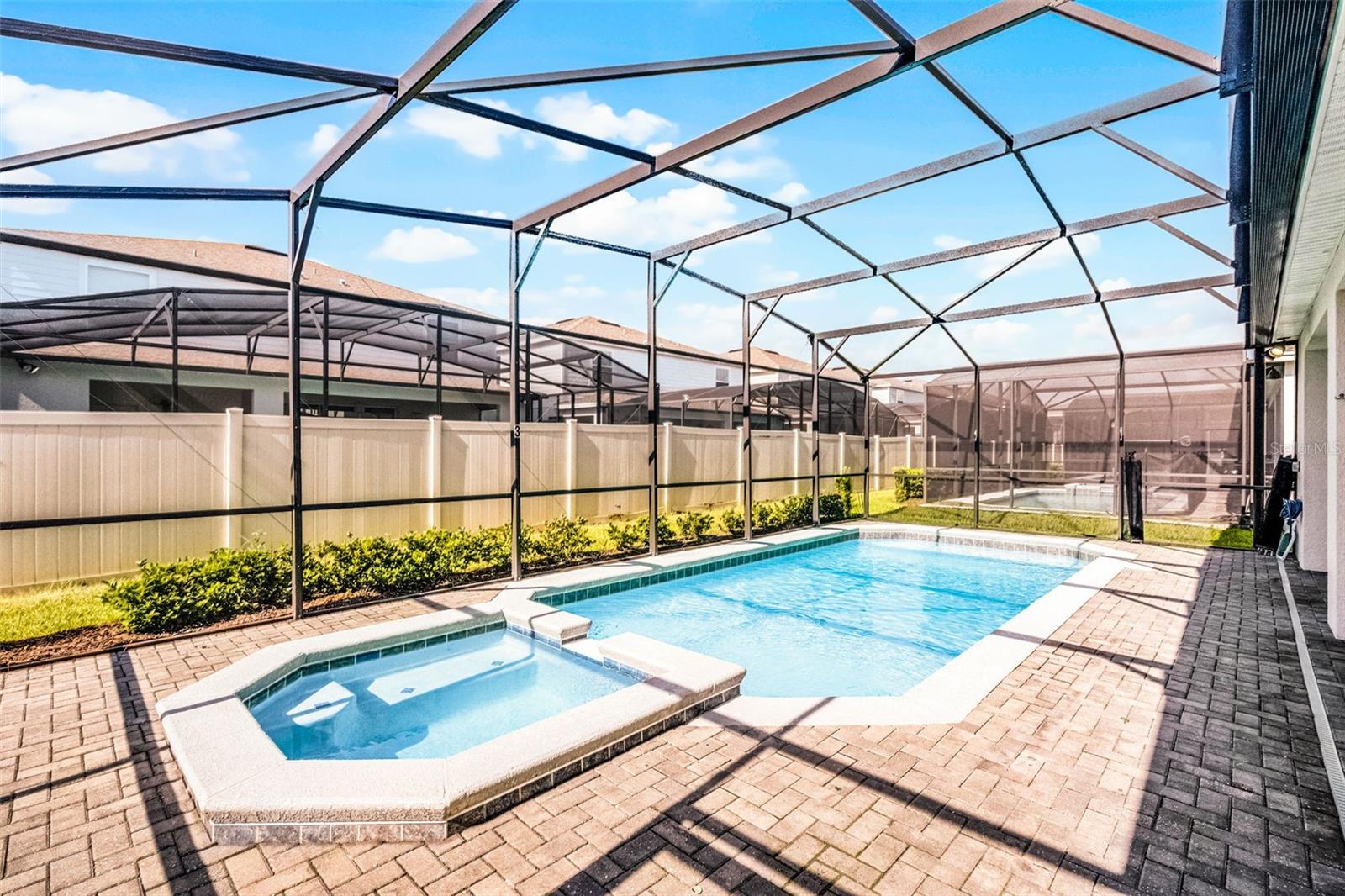 Image 16 of 93 For 2131 Lelani Circle