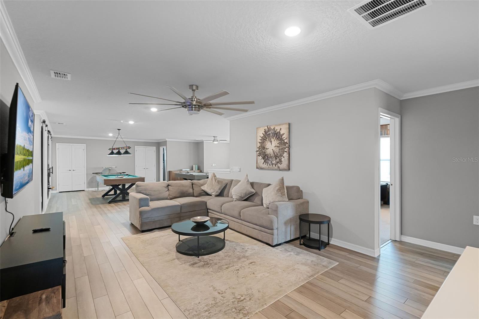 Image 31 of 93 For 2131 Lelani Circle