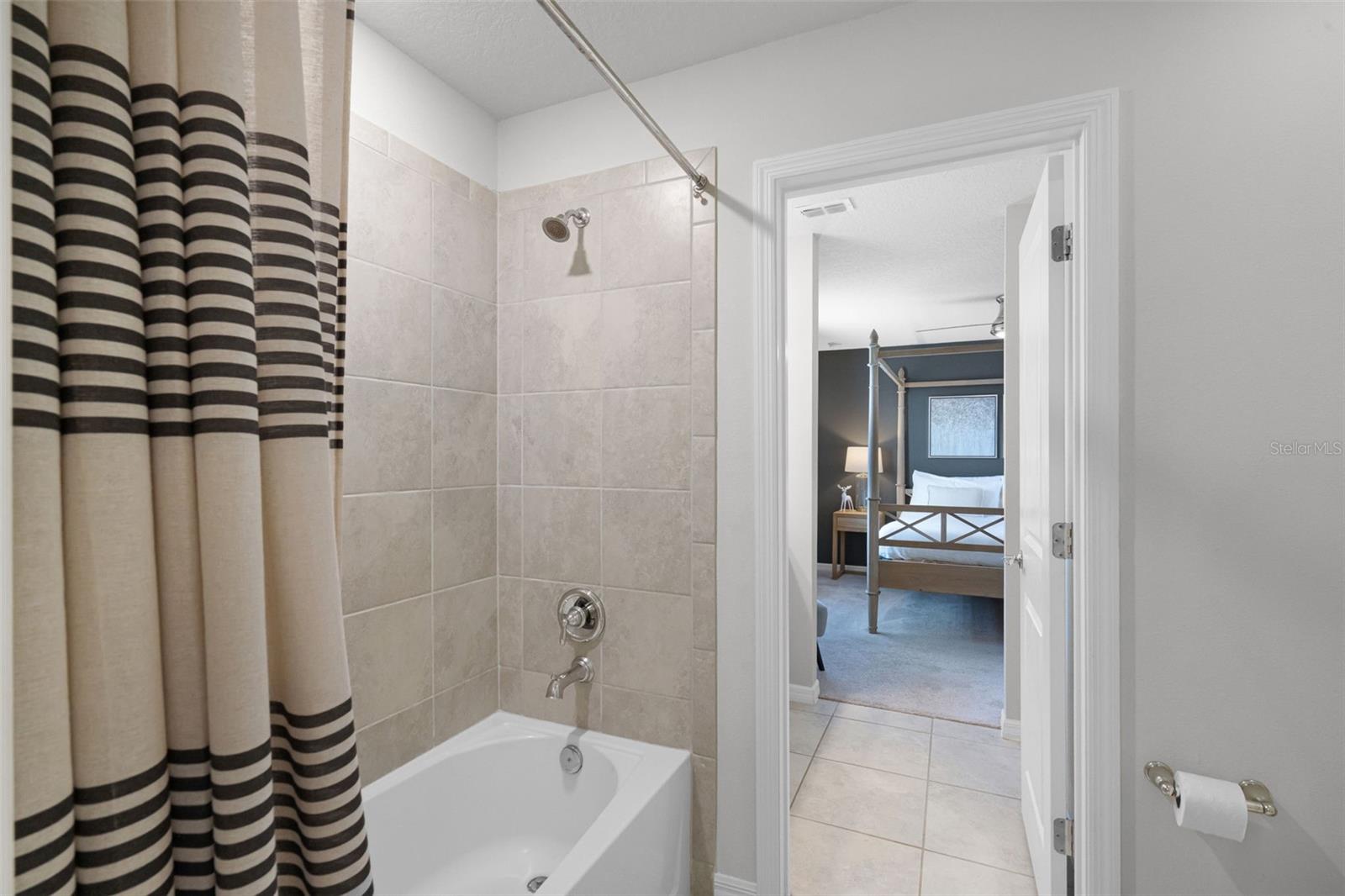 Image 35 of 93 For 2131 Lelani Circle