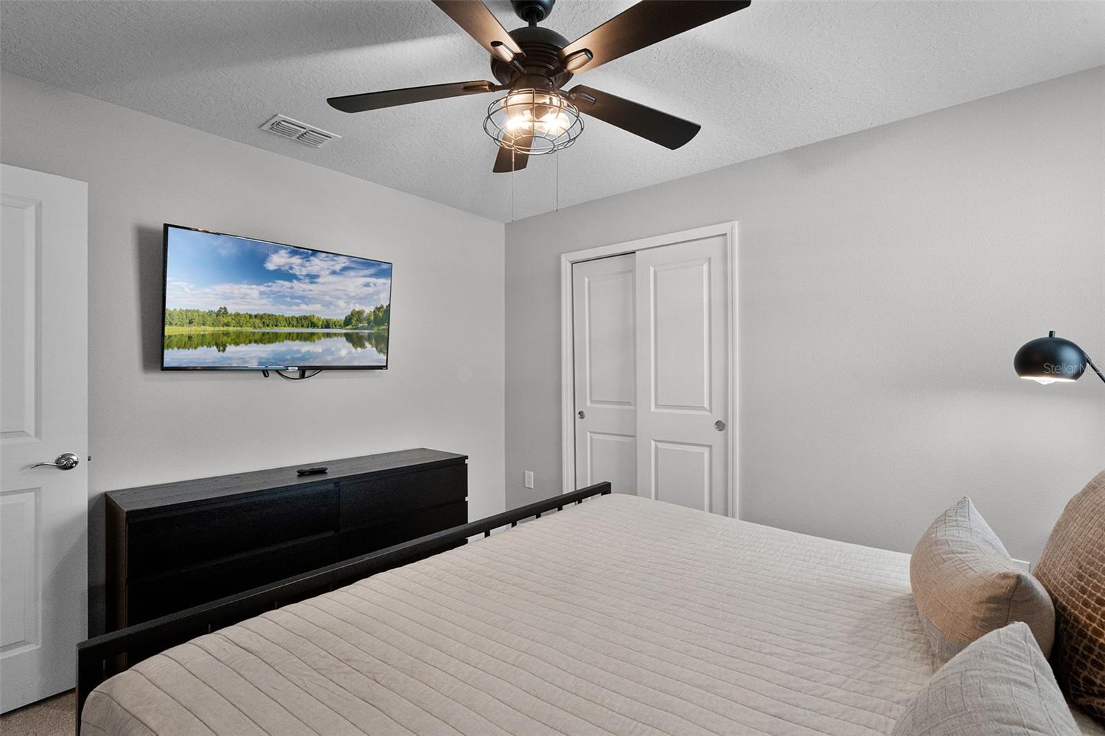 Image 43 of 93 For 2131 Lelani Circle