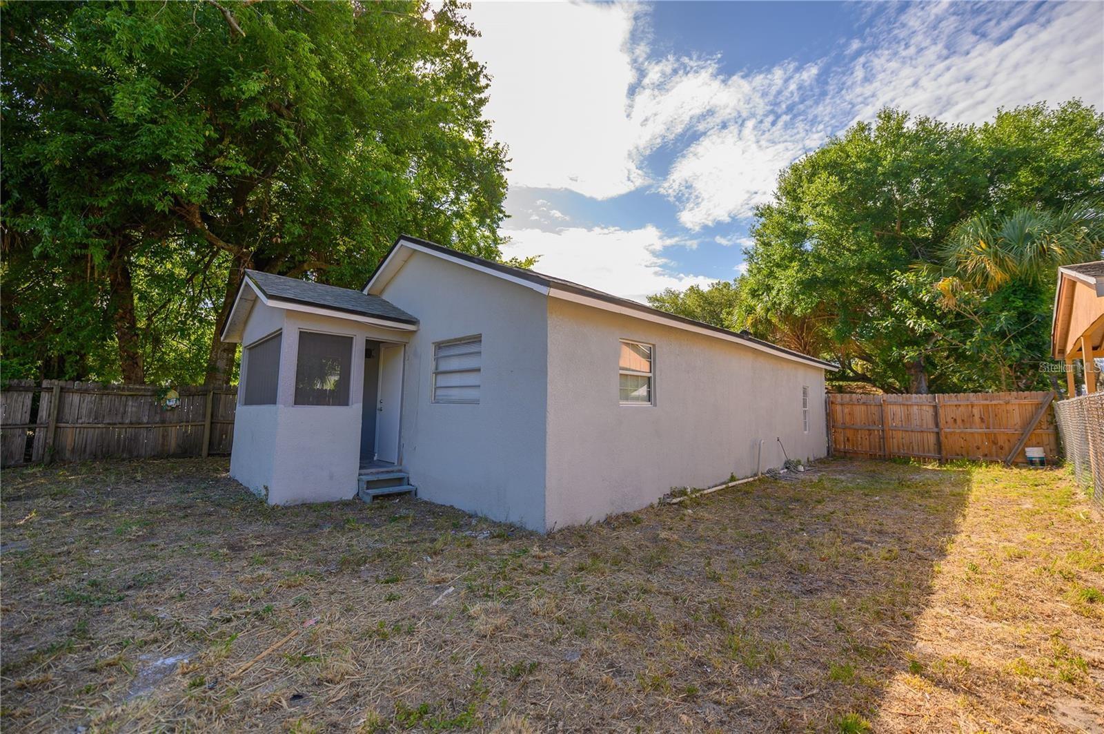 Image 15 of 16 For 515 Booker Street