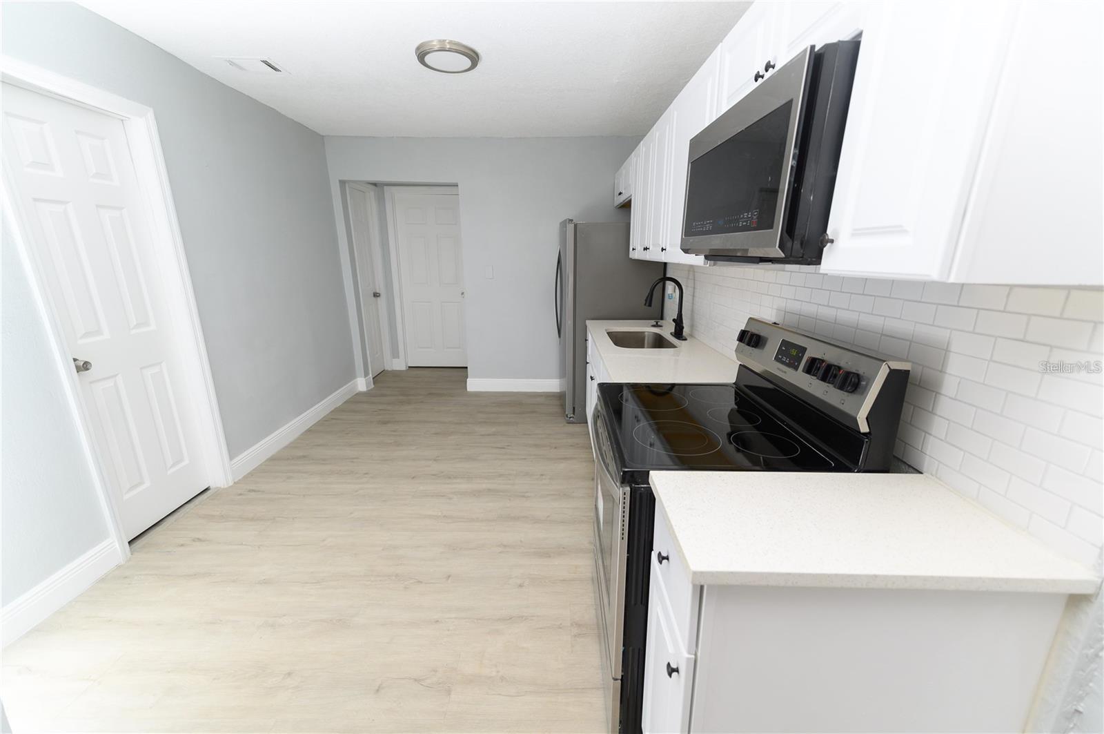 Image 6 of 16 For 515 Booker Street