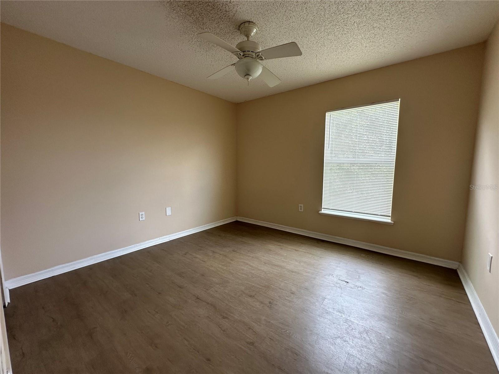 Image 20 of 37 For 11329 Camus Lane