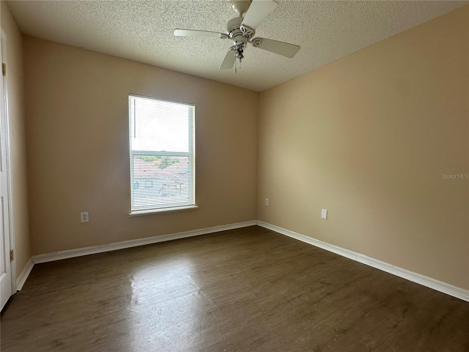 Image 22 of 37 For 11329 Camus Lane
