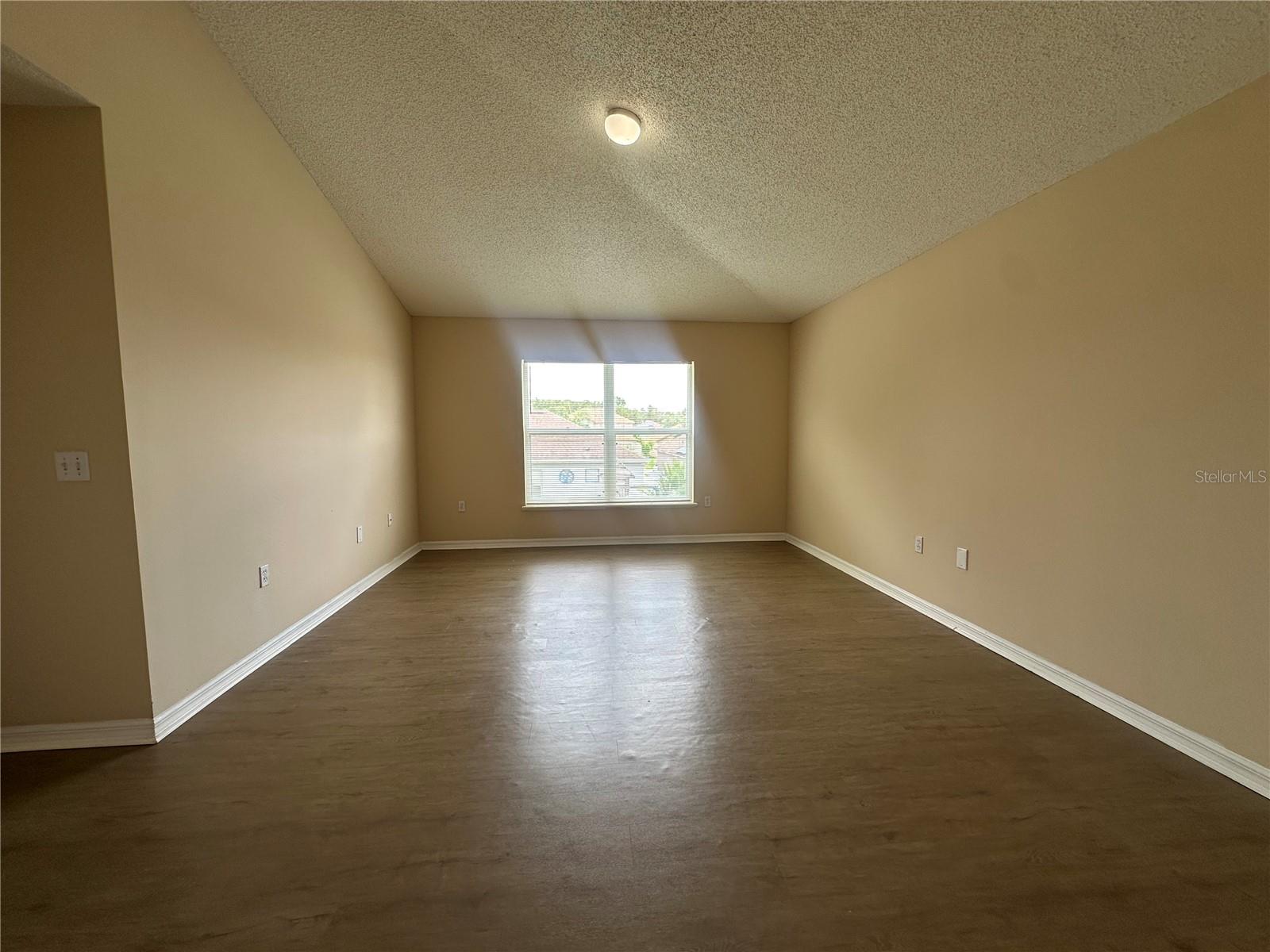 Image 26 of 37 For 11329 Camus Lane