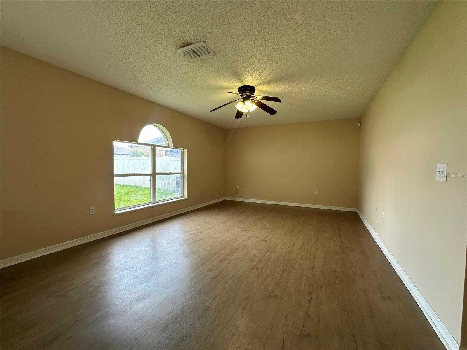 Image 7 of 37 For 11329 Camus Lane