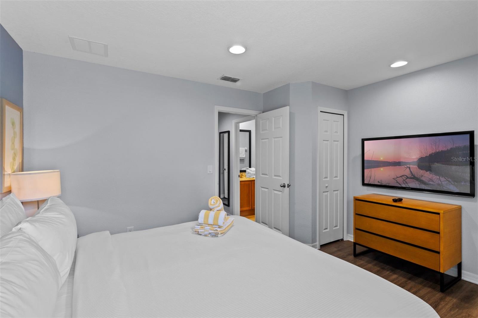 Image 20 of 59 For 3059 White Orchid Road