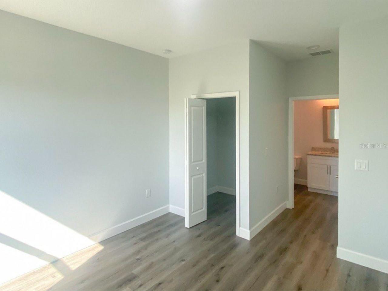 Image 4 of 7 For 8519 Agate Street 8519