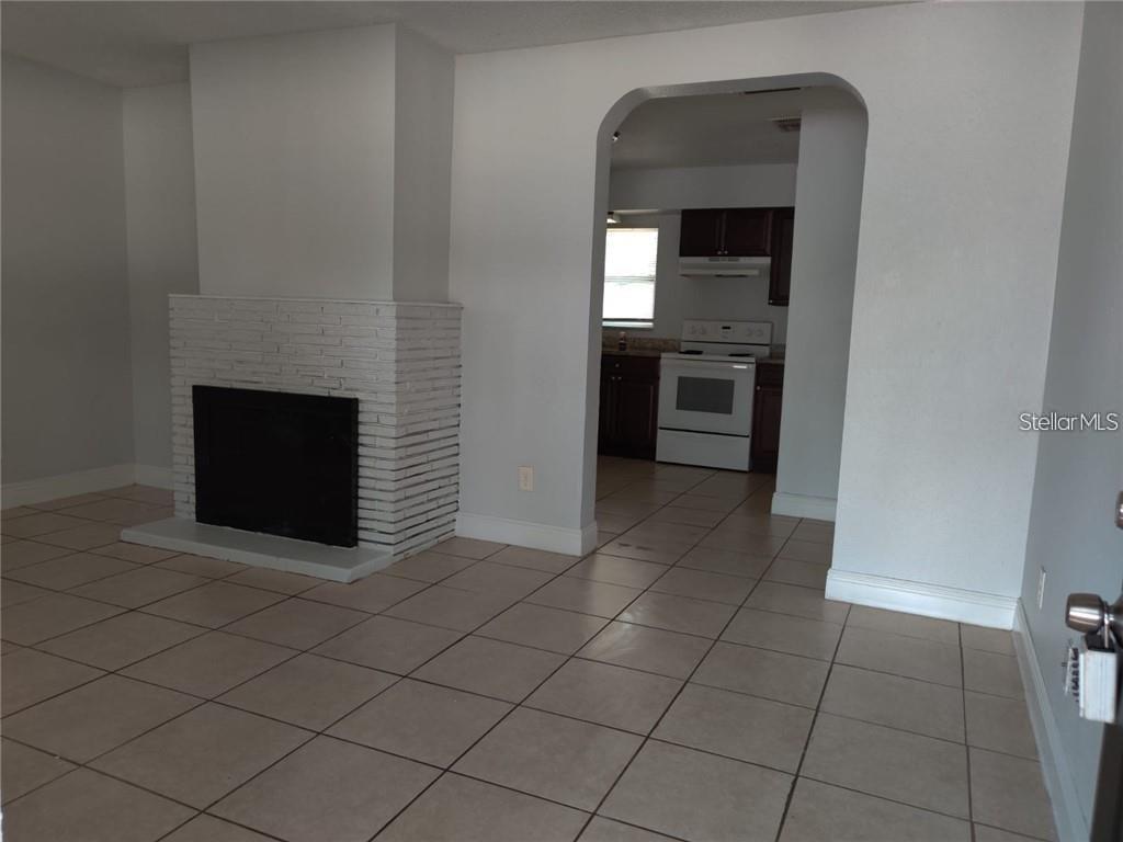 Image 4 of 9 For 310 Mosley Road B