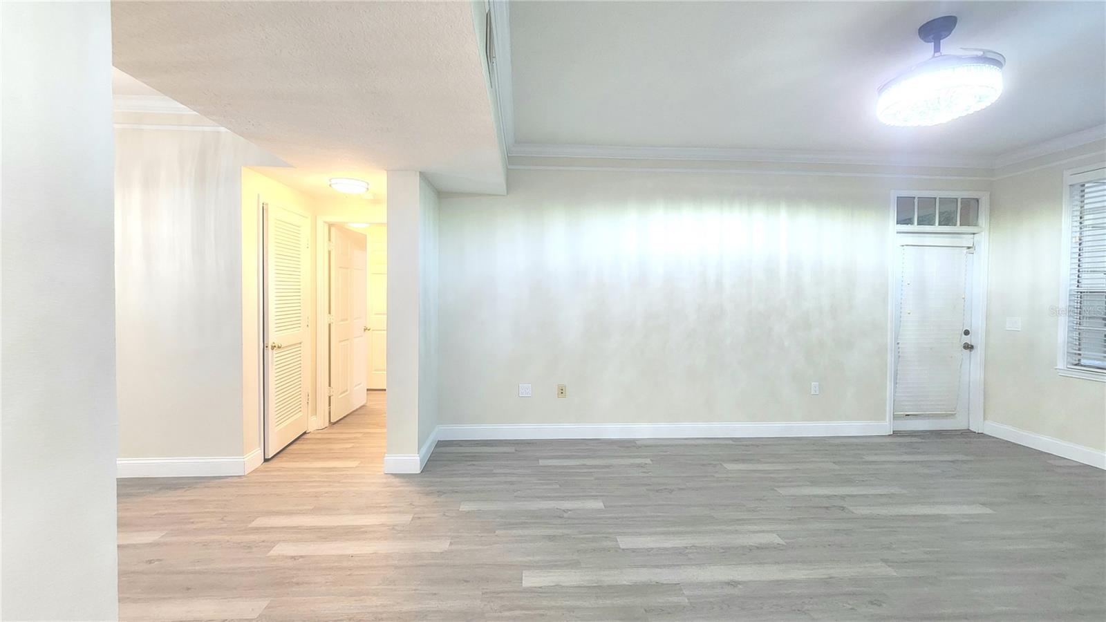 Image 37 of 90 For 235 Goldenrain Drive 102