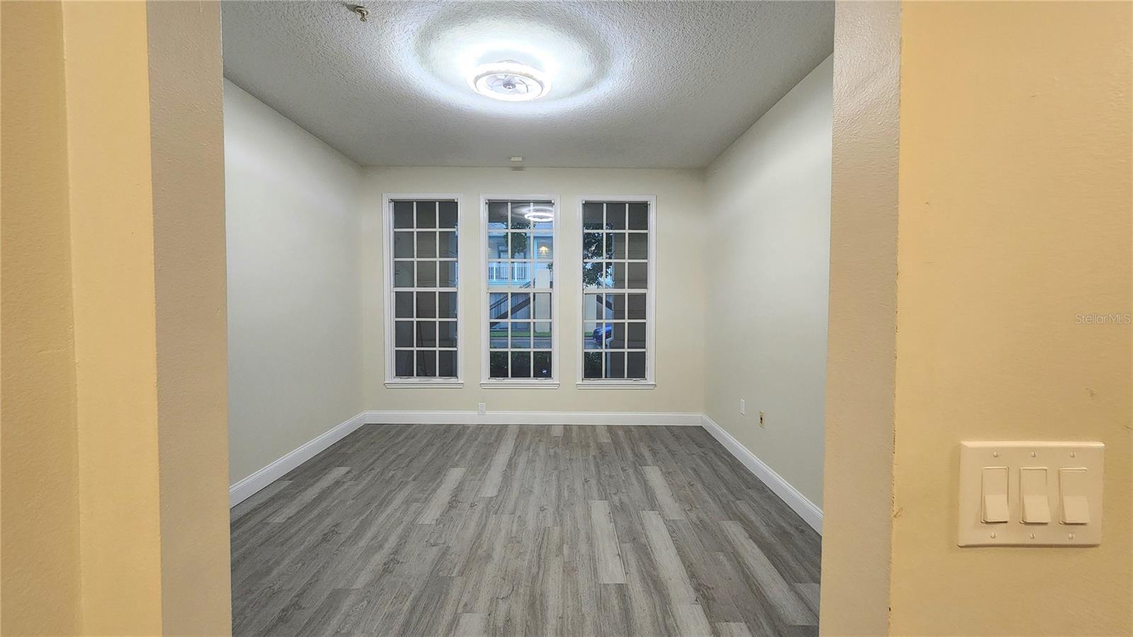 Image 38 of 90 For 235 Goldenrain Drive 102