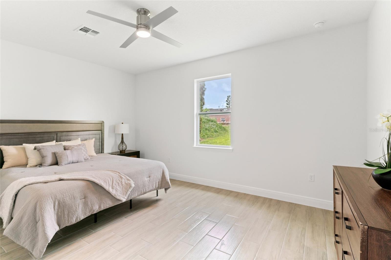 Image 12 of 54 For 7985 Magnolia Bend Court