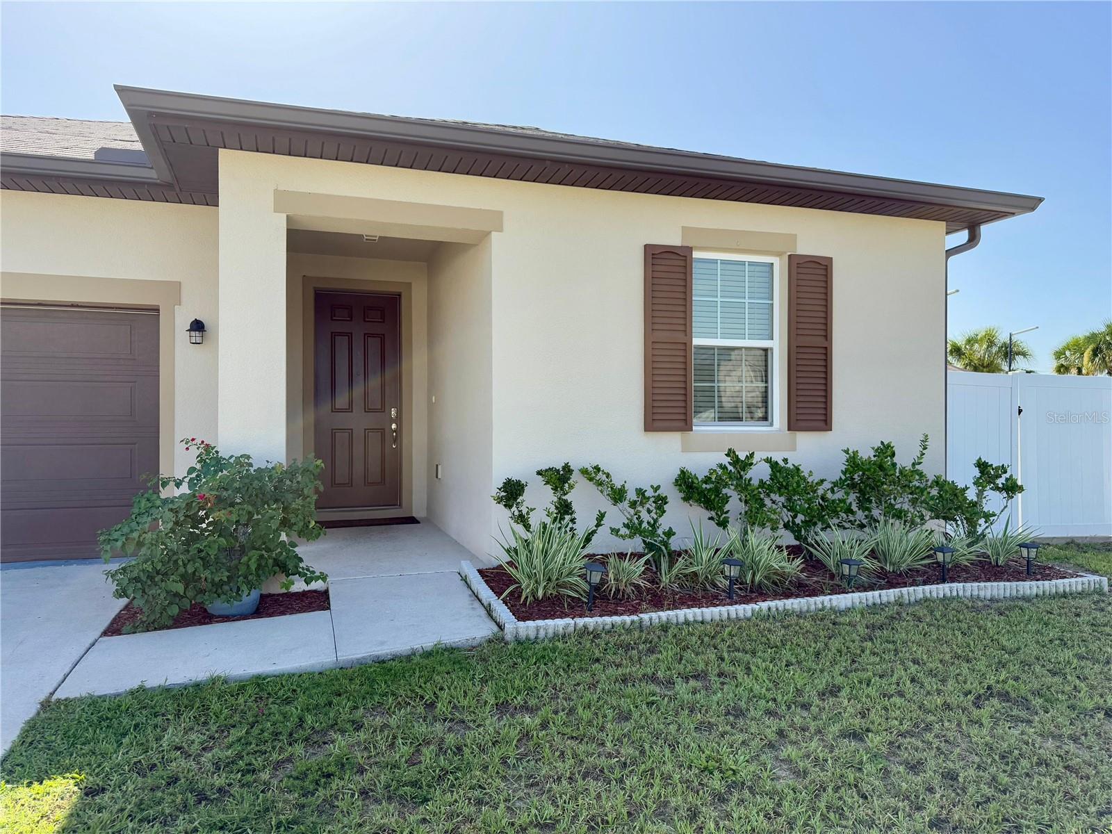 Image 4 of 29 For 1685 Gentle Breeze Drive