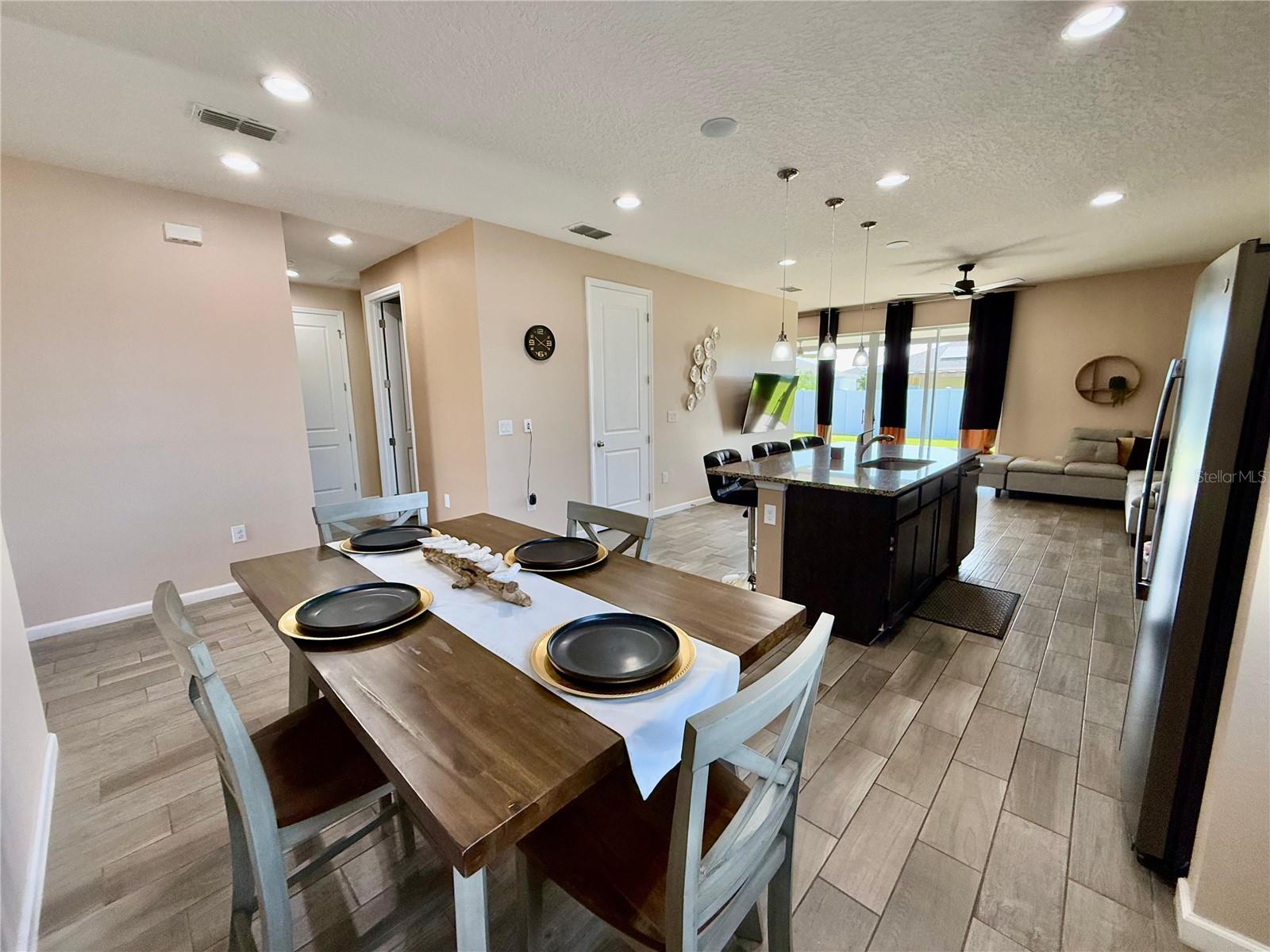 Image 7 of 29 For 1685 Gentle Breeze Drive