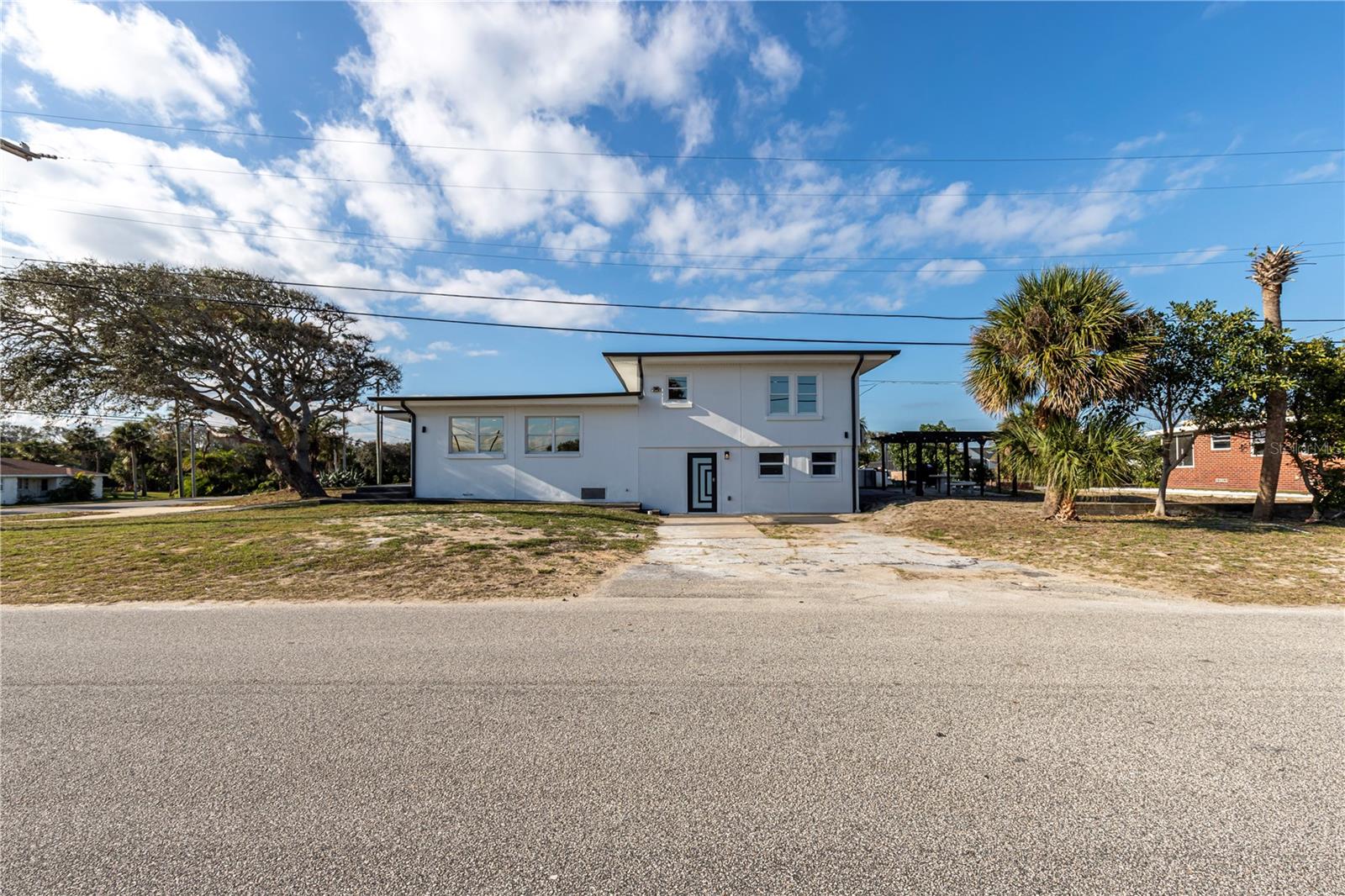 Image 6 of 62 For 2061 Peninsula Drive