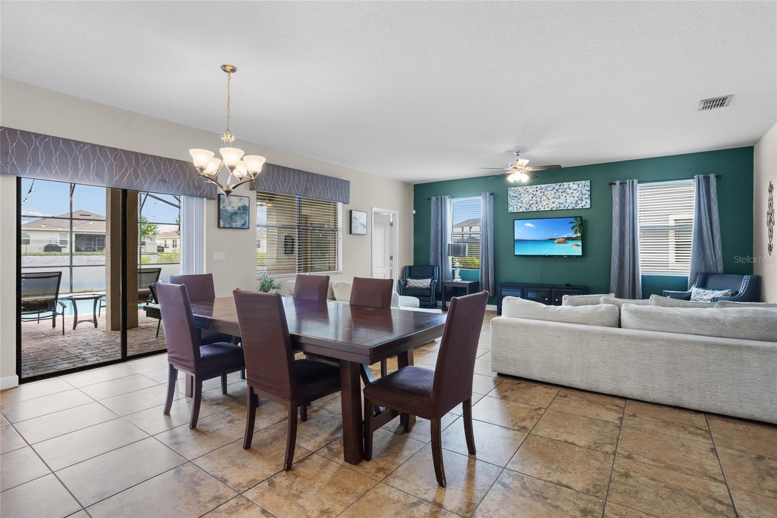 Image 10 of 65 For 2287 Victoria Drive