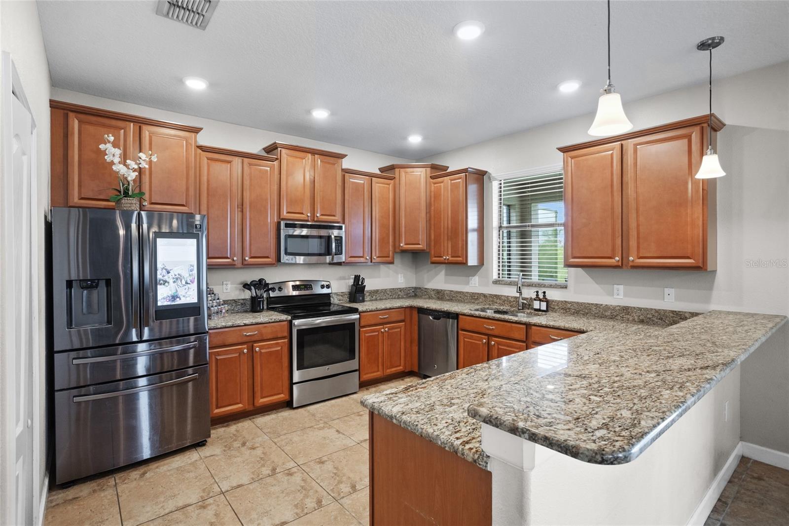 Image 4 of 65 For 2287 Victoria Drive