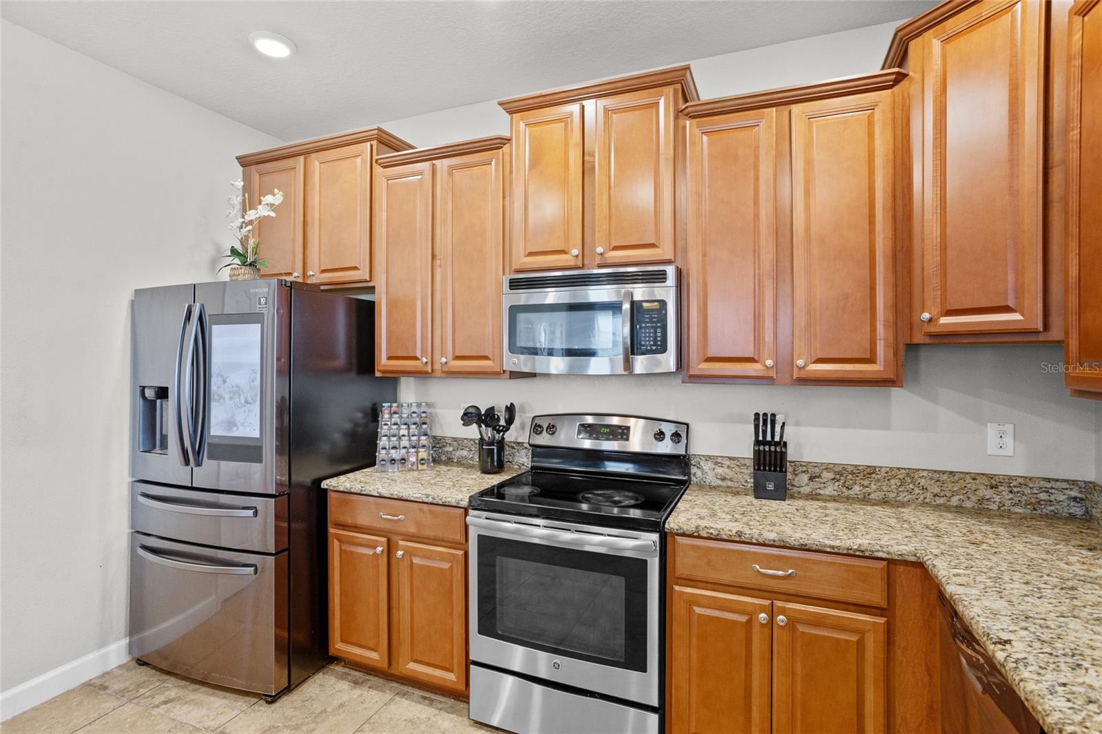 Image 6 of 65 For 2287 Victoria Drive