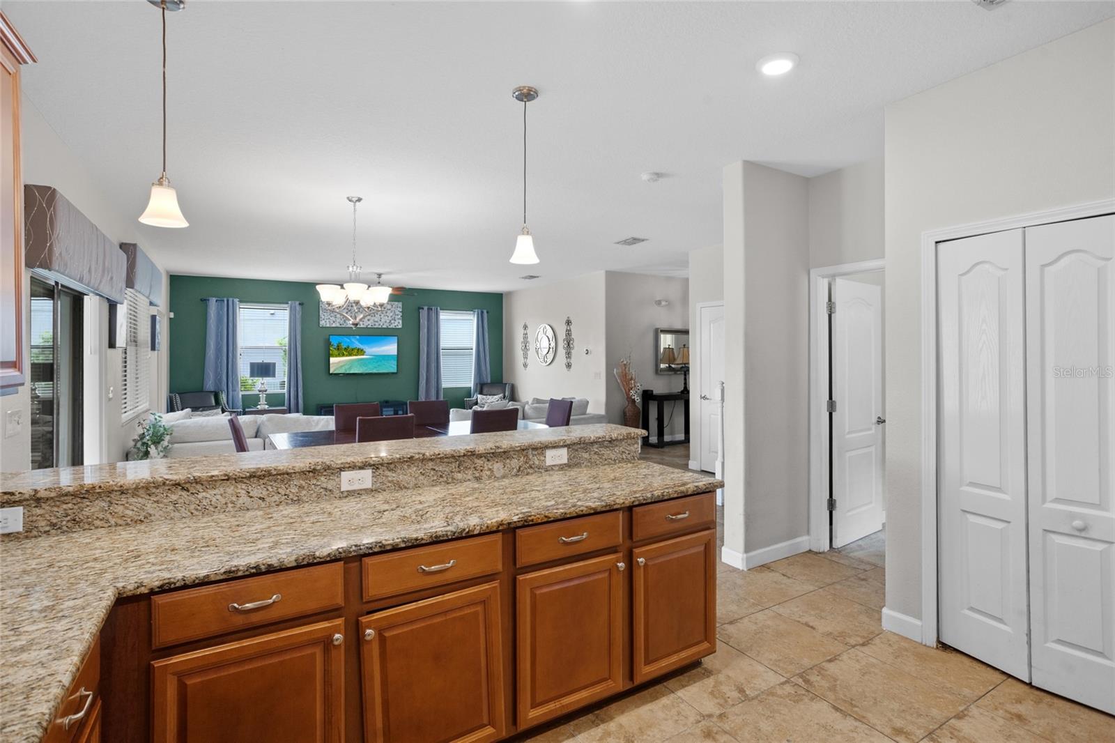Image 7 of 65 For 2287 Victoria Drive