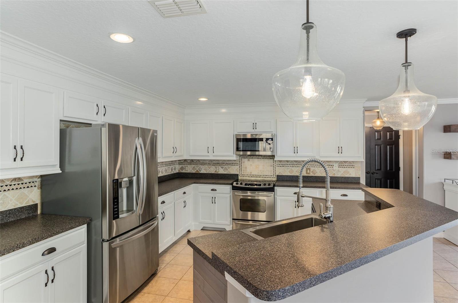 Image 4 of 25 For 4621 Yellow Bay Drive
