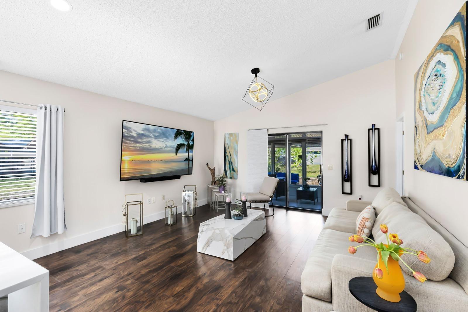Image 7 of 19 For 106 Edgewater Drive