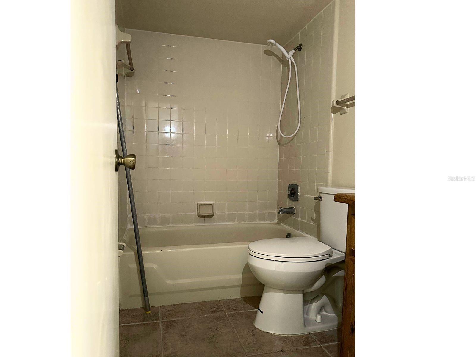 Image 10 of 14 For 4240 Pershing Pointe Place 7