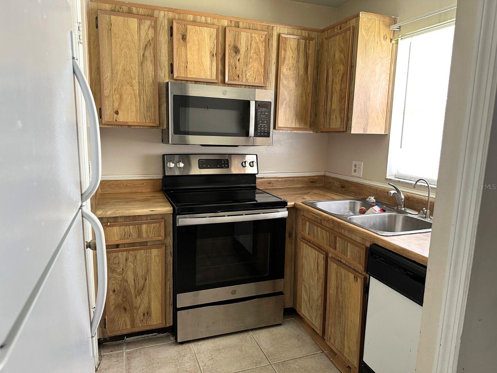 Image 6 of 14 For 4240 Pershing Pointe Place 7