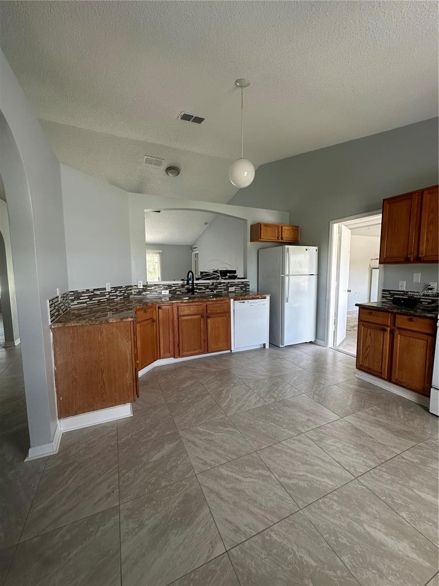 Image 2 of 9 For 1722 Redfin Way