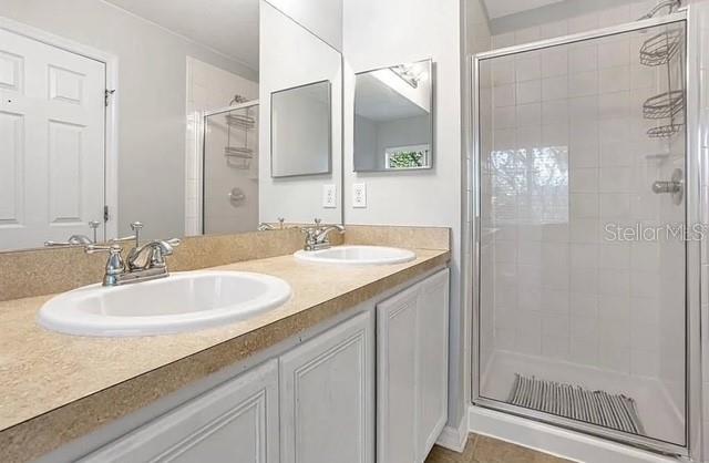 Image 8 of 11 For 10919 Kensington Park Avenue