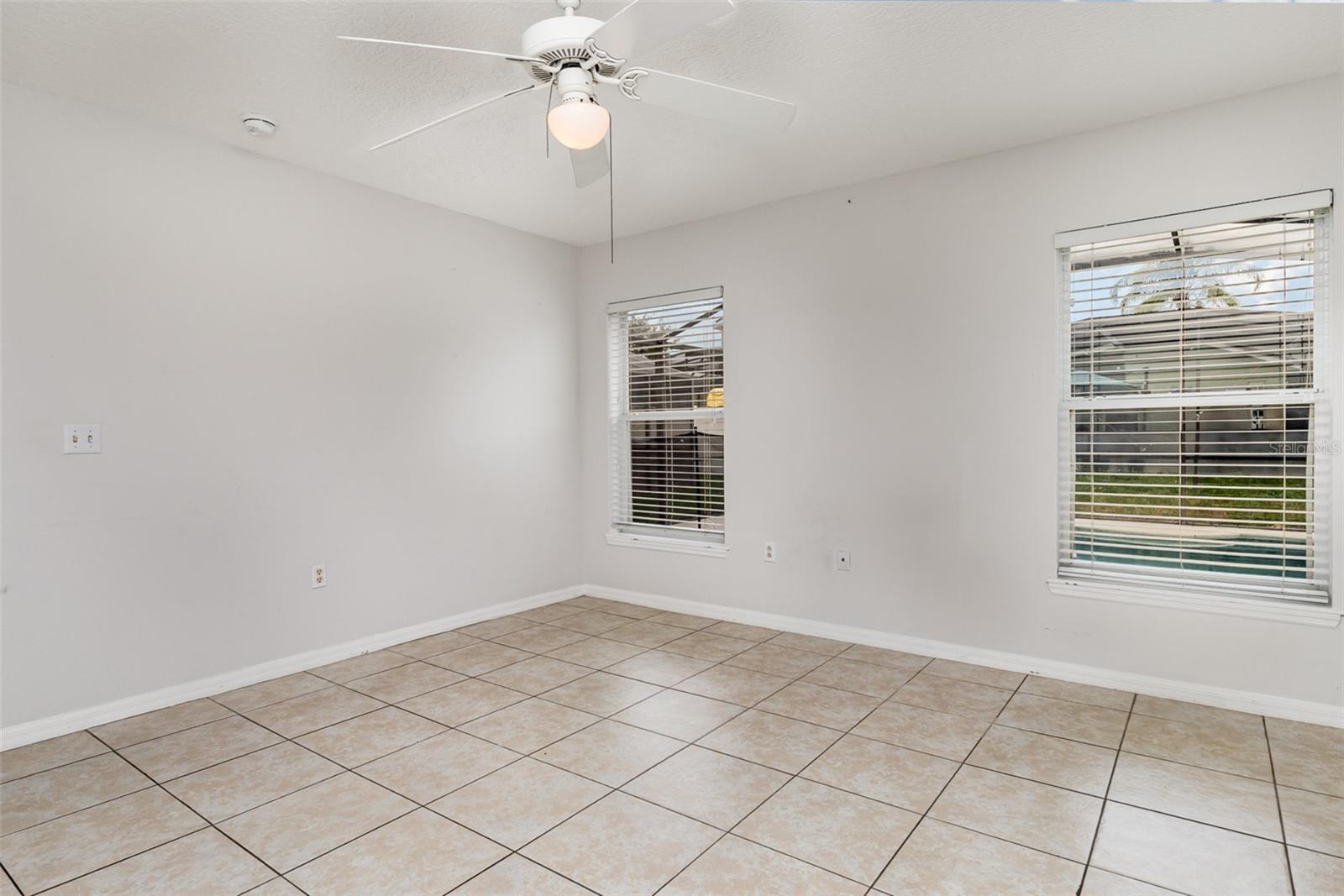 Image 18 of 24 For 1940 Royal Ridge Drive