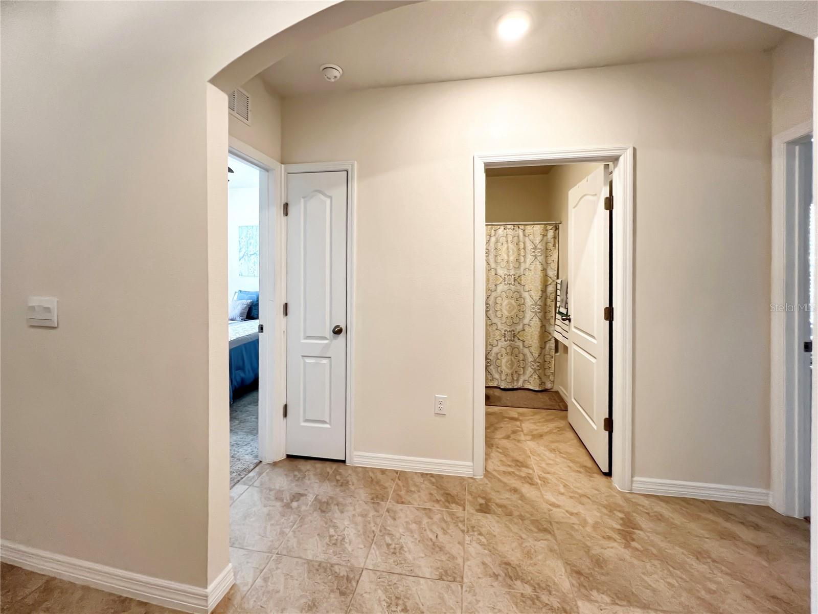 Image 10 of 26 For 463 Boardwalk Avenue