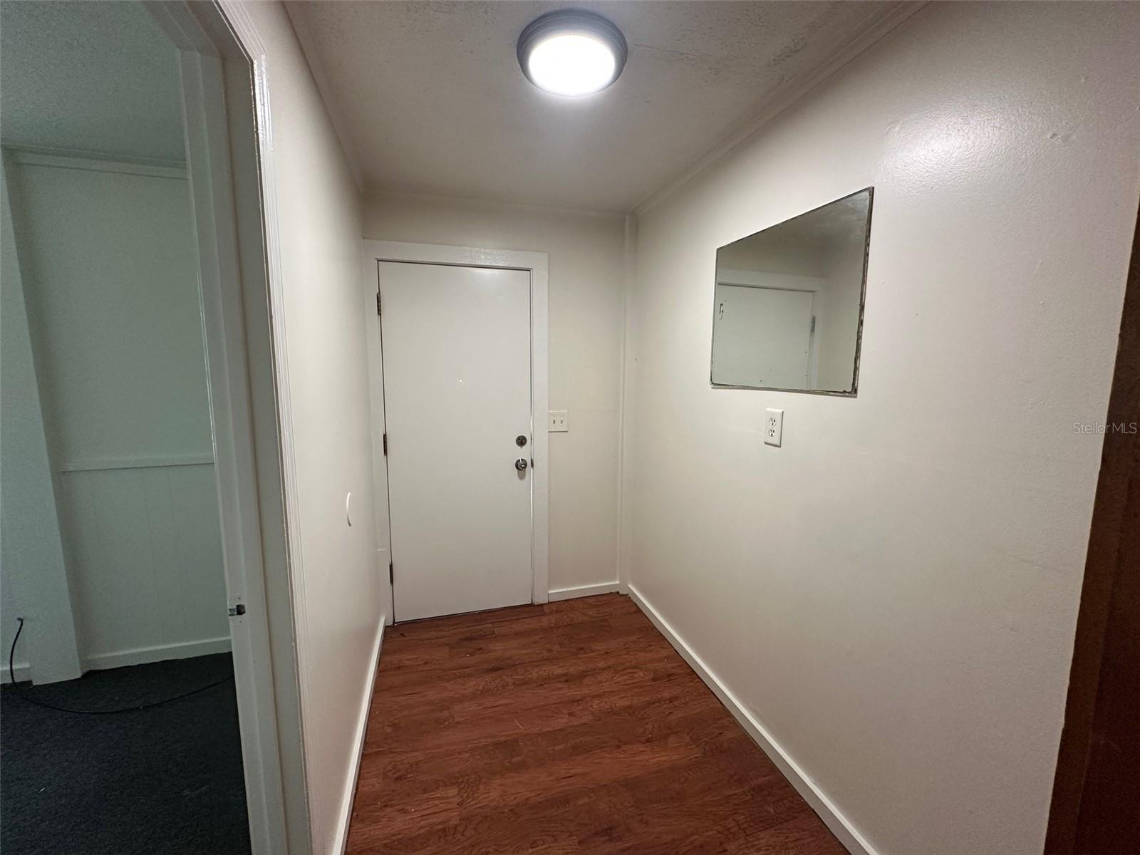 Image 3 of 11 For 407 Poinsettia Road 1