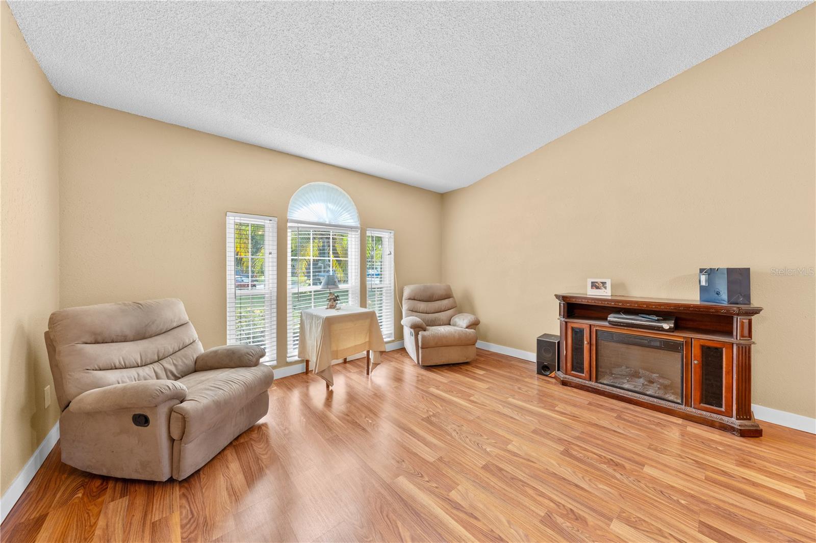 Image 11 of 57 For 11908 Allamanda Court