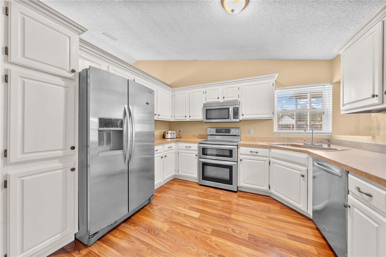 Image 16 of 57 For 11908 Allamanda Court