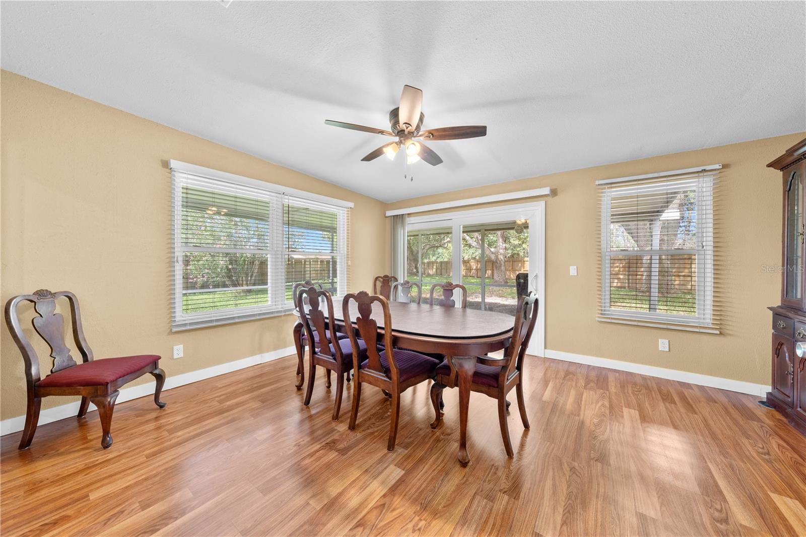 Image 23 of 57 For 11908 Allamanda Court