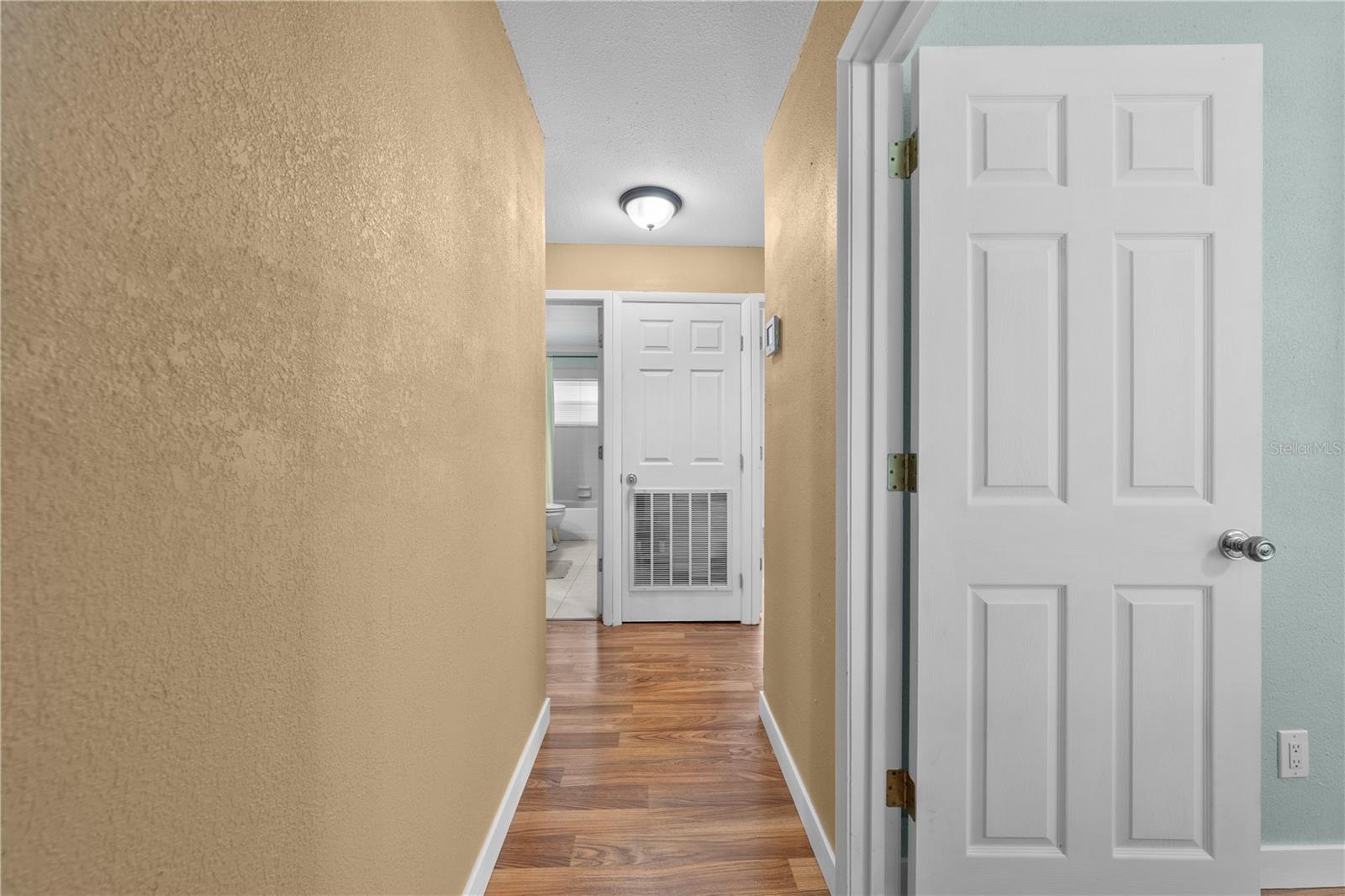 Image 33 of 57 For 11908 Allamanda Court