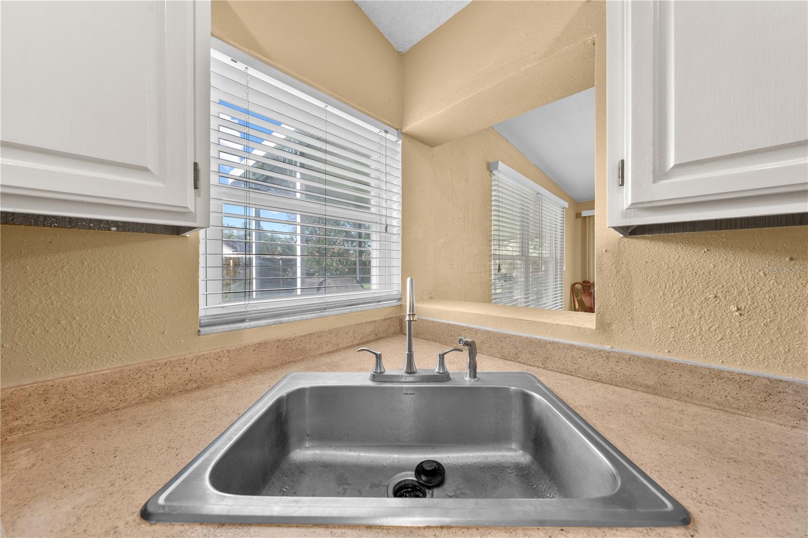 Image 36 of 57 For 11908 Allamanda Court