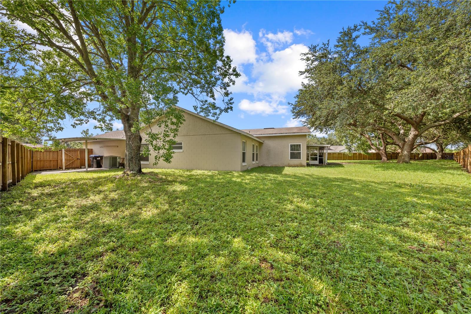 Image 43 of 57 For 11908 Allamanda Court