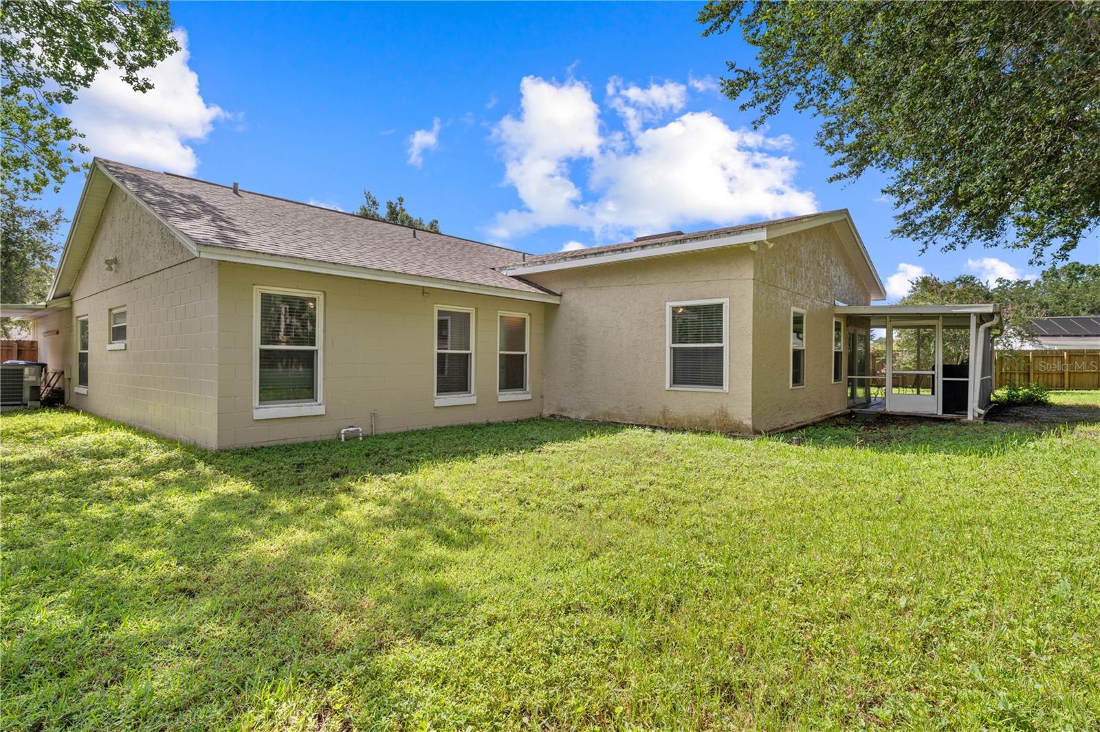 Image 44 of 57 For 11908 Allamanda Court