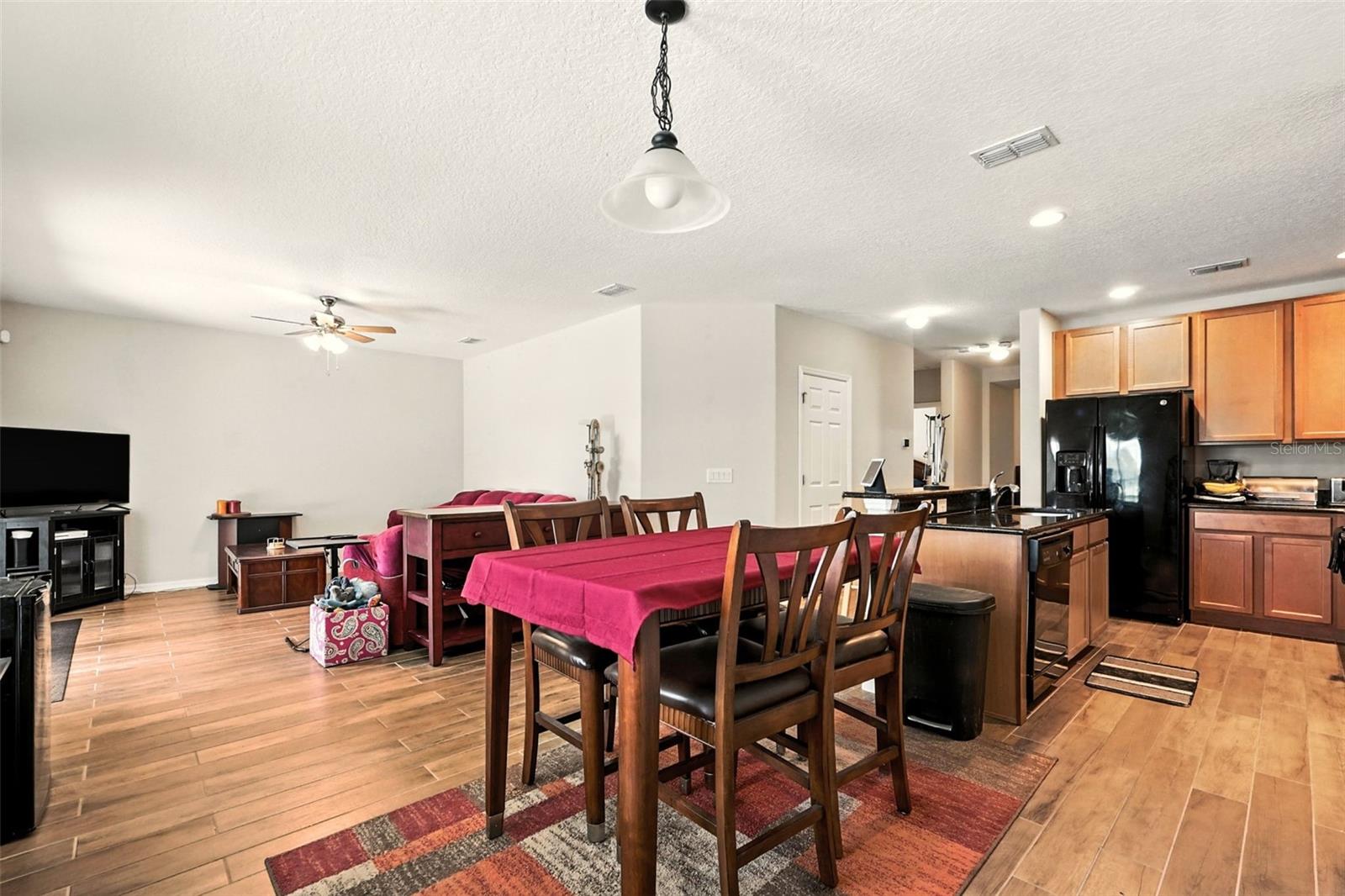 Image 17 of 36 For 301 Sierra Way