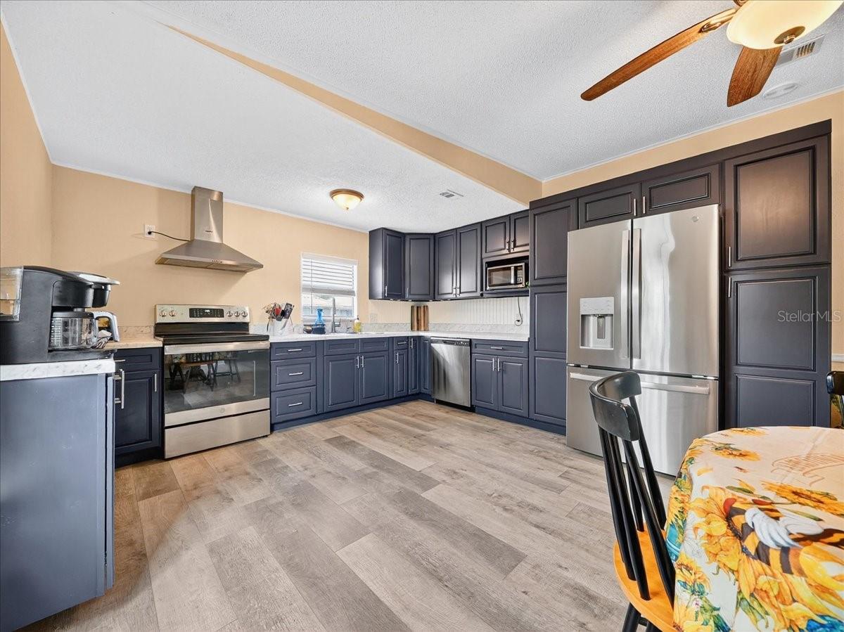 Image 8 of 36 For 1634 35th Circle