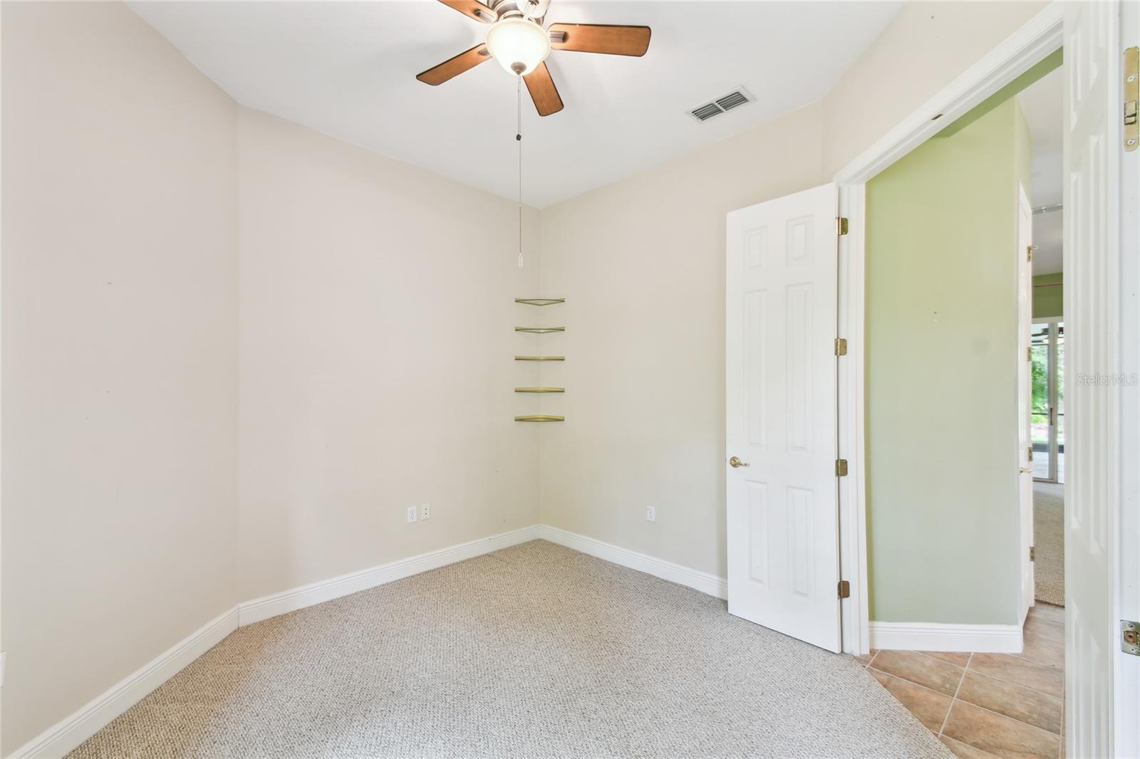Image 14 of 95 For 521 Milano Rd