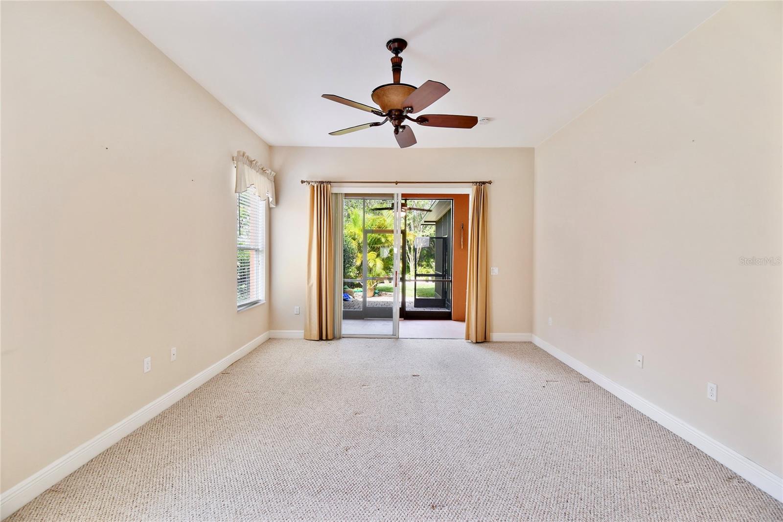 Image 38 of 95 For 521 Milano Rd