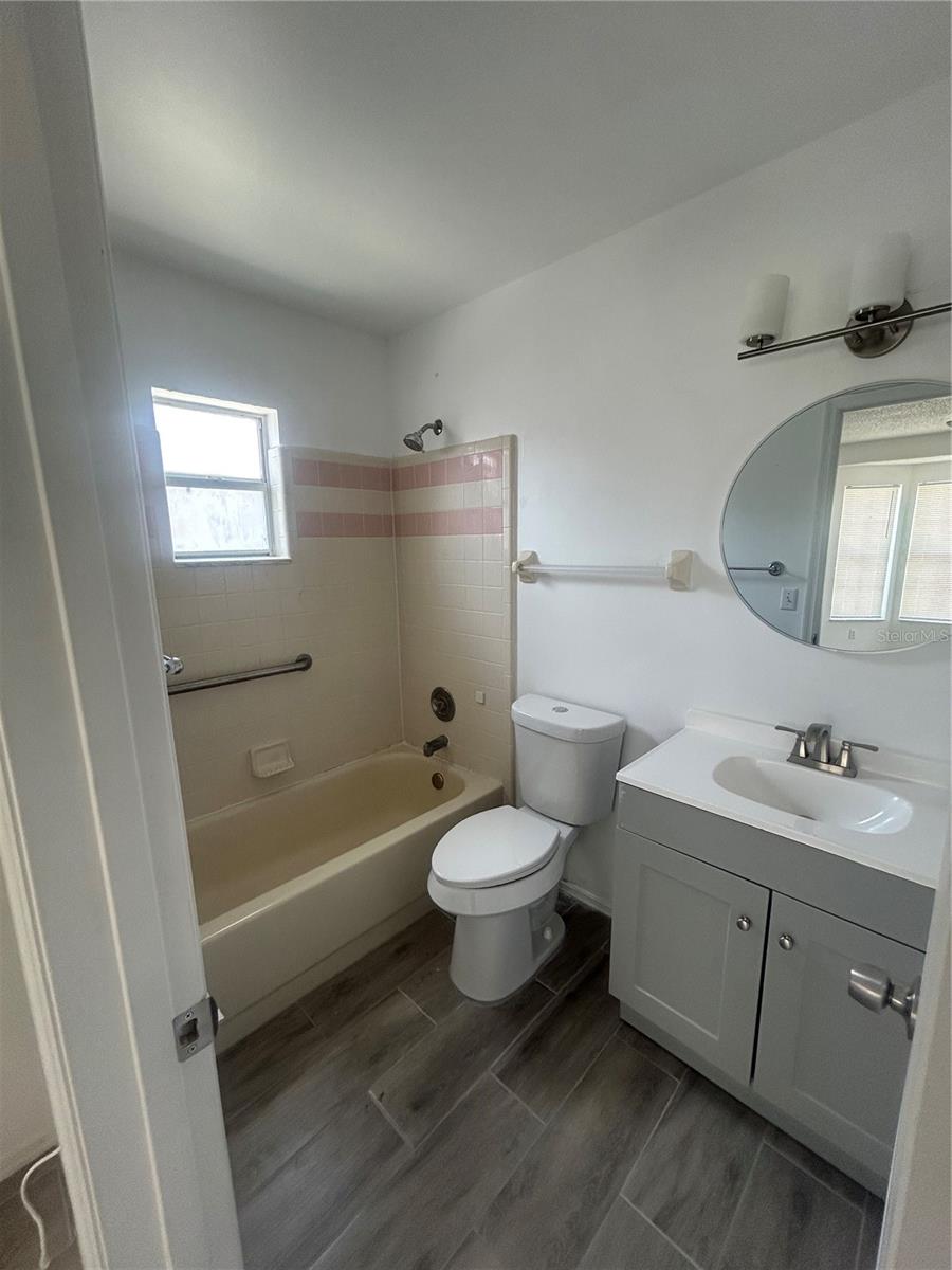 Image 4 of 9 For 1147 Vista Palma Way